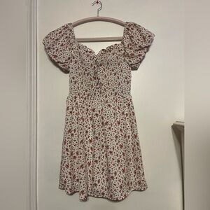 Mi Ami Francesca‘s Collections Red and White Floral Dress